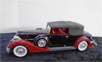 1934 Packard 1:18 Die Cast Car