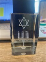 Crystal etched with Hannukah symbol