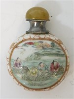 FINE CHINESE PORCELAIN SNUFF BOTTLE