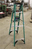 WERNER 6FT FIBERGLASS STEP LADDER - UNUSED