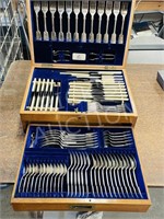 95 pc vintage cutlery in chest - Robert E.Morley