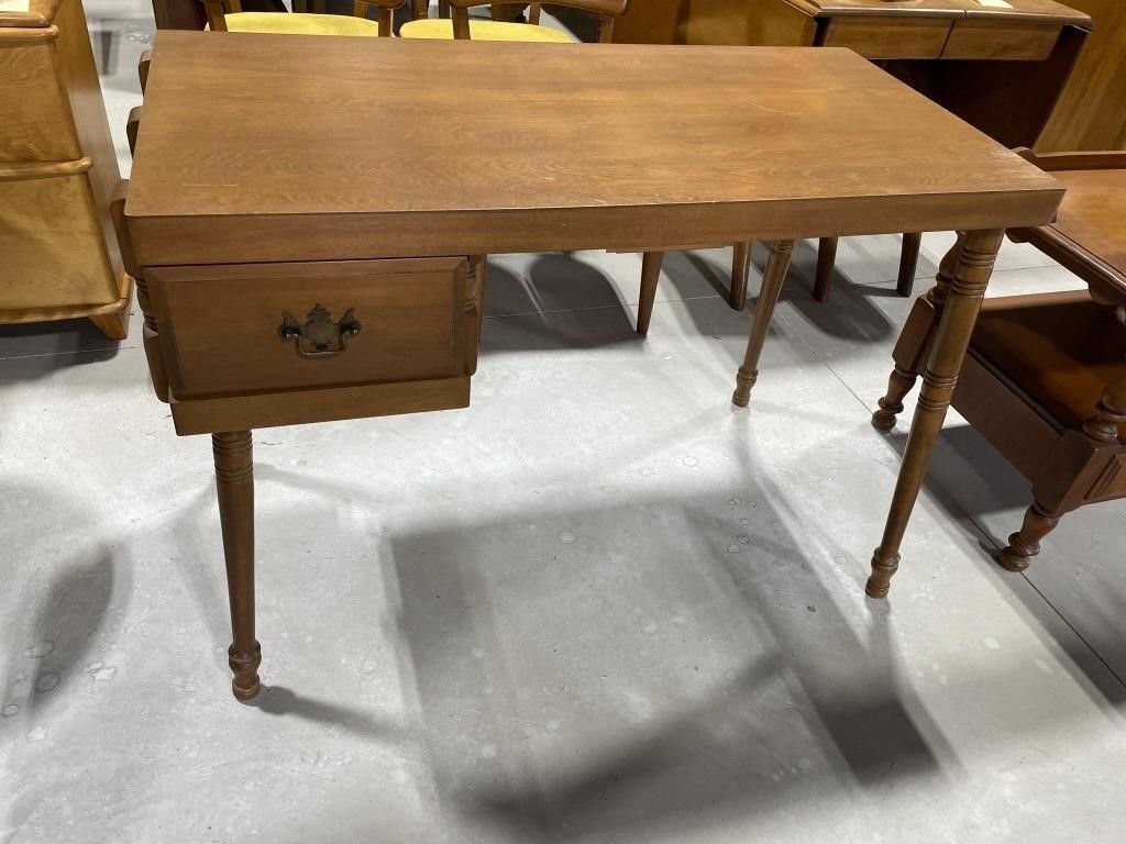 Vintage wooden one drawer desk