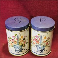 Tin Salt & Pepper Shakers (Vintage)