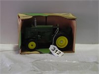 COLLECTORS EDITION JOHN DEERE MODEL M TRACTOR