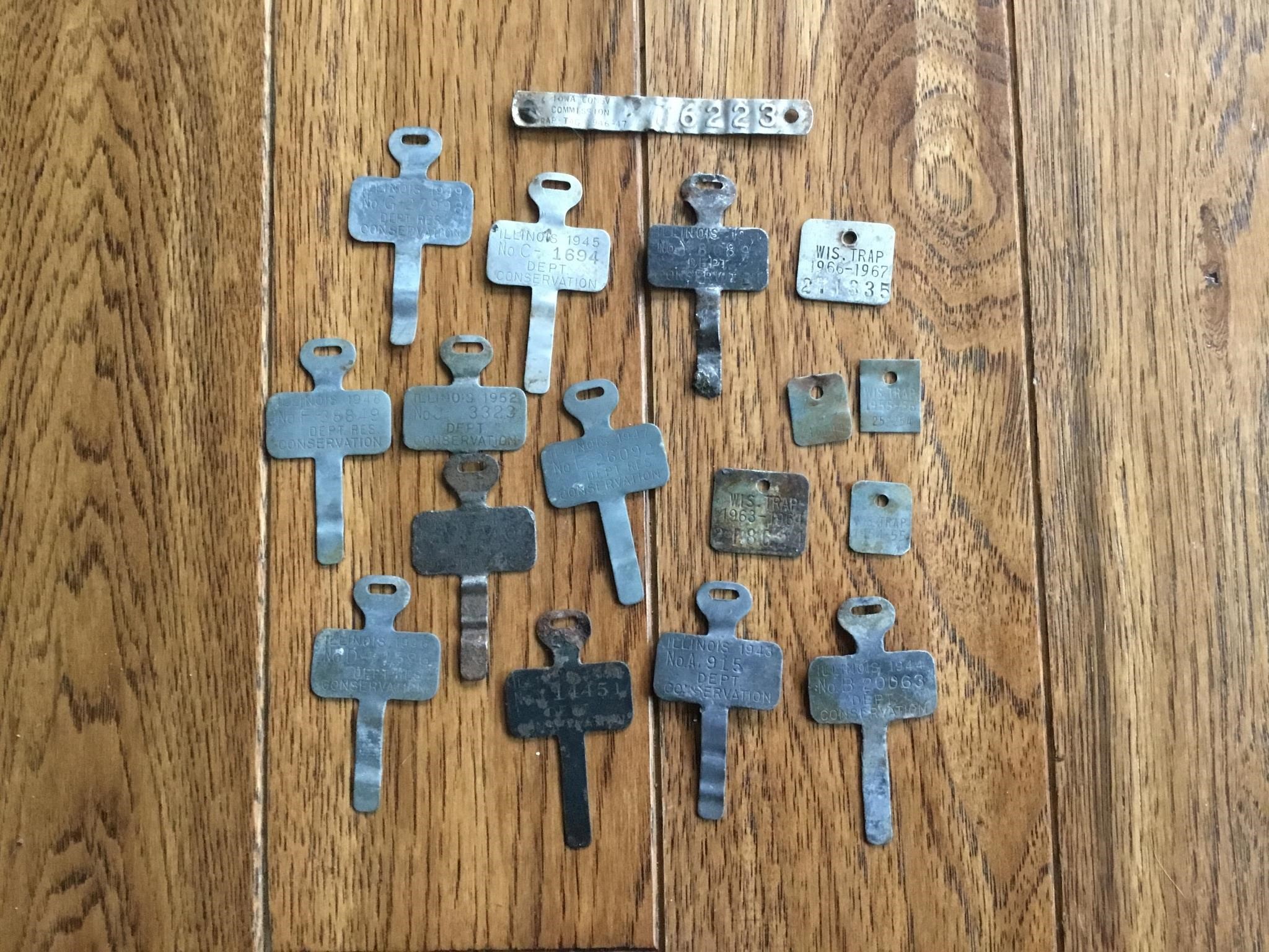 Group lot of Vintage Trap Tags