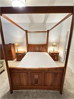High Quality Queen Canopy Bed, Bent Wood