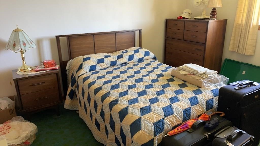 Mid century modern - 4 piece bedroom set-