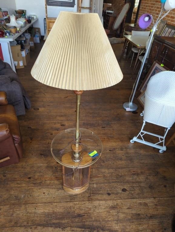 Lamp with glass shelf