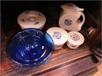 Four pieces of Oxfordware kitchen pottery: covered