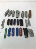 Lot of 22 assorted pocket knives