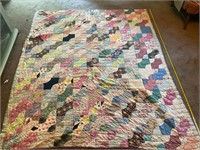 Vintage Quilt- Sizes in pics