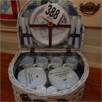 PICNIC BASKET SET, WHITE WICKER CASE