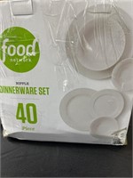 40 pc Dinnerware set
