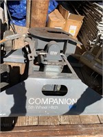 B & W Companion 5th Wheel Hitch