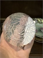 VINTAGE LIGHTLY FROSTED CRYSTAL PAPERWEIGHT NOTE