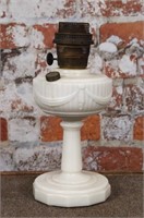 Vintage oil lamp, Aladdin Alacite rose milk
