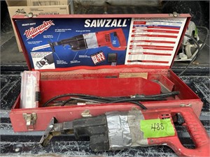 Milwaukee electric Sawzall with case