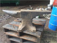 HAY BUDDEN ANVIL, 27" L X 12" H