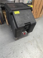 CAMBRO ICE BIN ON CASTERS