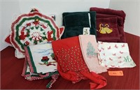 Kitchen Christmas Linens - Aprons, placemats, and