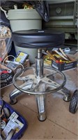 Mechanics stool