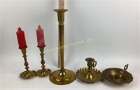 Brass candlesticks (5) : assorted sizes