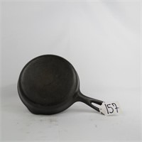 UNMARKED WAGNER #3 CAST IRON SKILLET