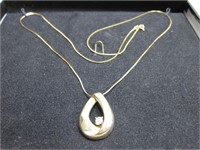 14K Gold Necklace & Pendant with Diamond