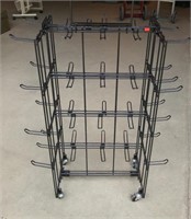 Metal display rack with adjustable rungs