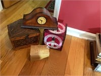 Decorative boxes and table top clock (untested)
