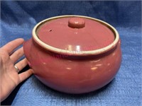 Pink UHL pottery covered casserole (cracked)