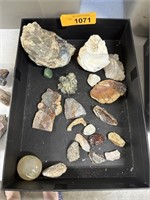 BOX OF MISC MINERAL SPECIMENS