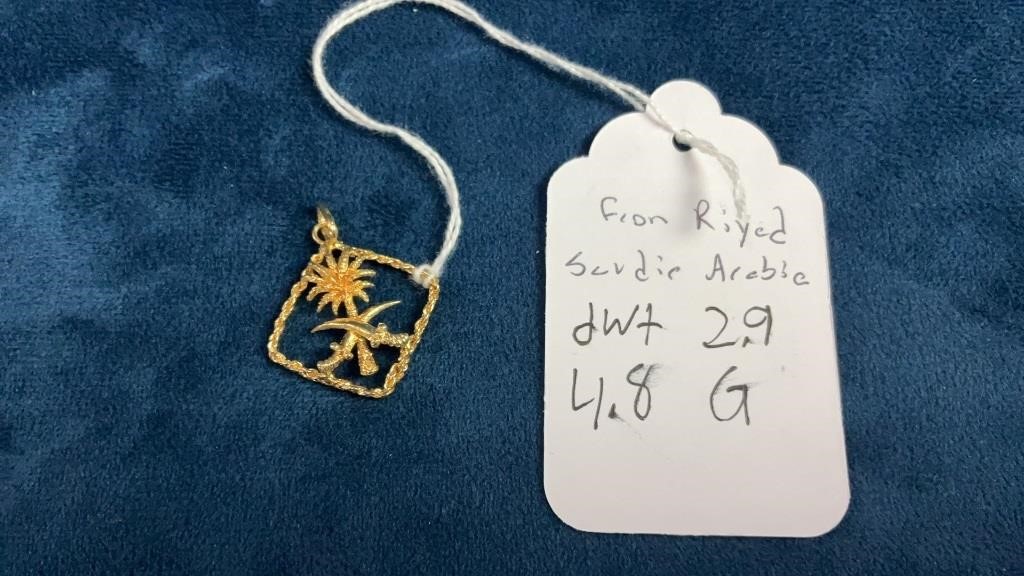 Gold Arabic Pendant