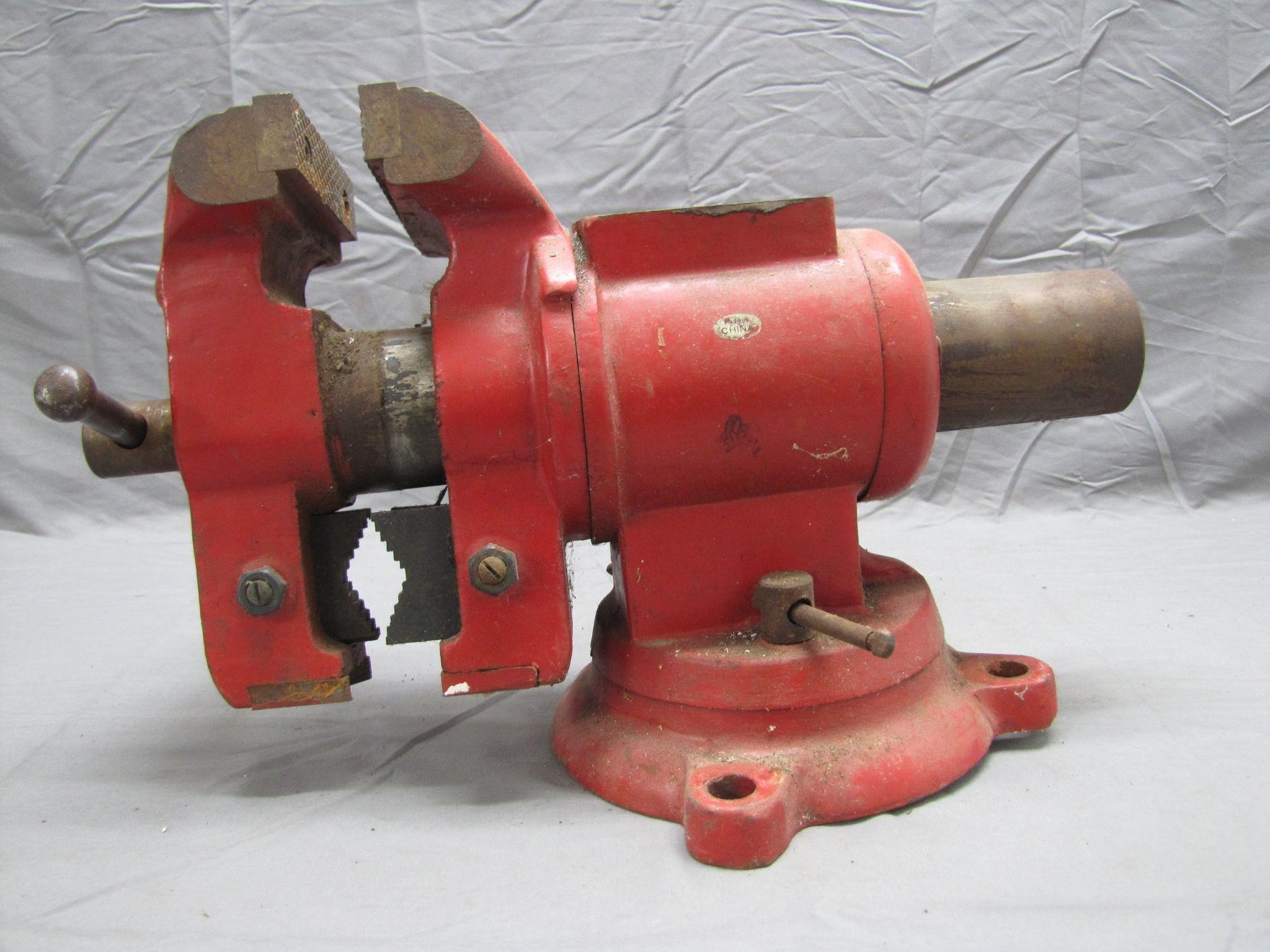 Vintage Mountable Heavy Duty Jaw Table Vice