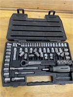 Gear ratchet socket set