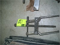 SMALL 2-ARM GEAR PULLER