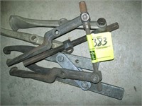 SET OF PULLERS