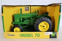 JOHN DEERE 1953 MODEL 70 TRACTOR ERTL 1/16