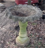 Vintage Concrete Bird Bath!  Fine Shape! 30"