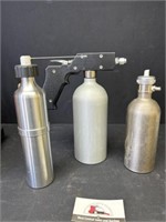 Air spray bottles