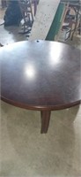 Round coffee table 46dx20in