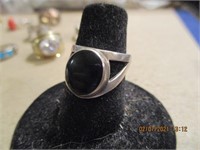 925 Silver Ring w/Onyx Stone-3.0 g