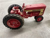 USA IH Tractor 7"