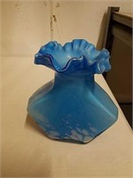 Nice Blue Ribbon glass vase 5.5 in tall