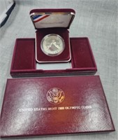 United States Mint 1988 Olympic Coin in orig.