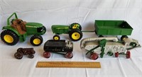 Toy Farm Tractors & Implements John Deere Case