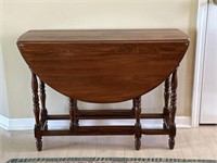 Drop Leaf Entryway Table - Gate leg