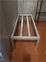 DUNNAGE STAND 48" X 20" X 12"