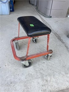 Rolling creeper seat on casters