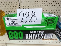 MM 600 white knives